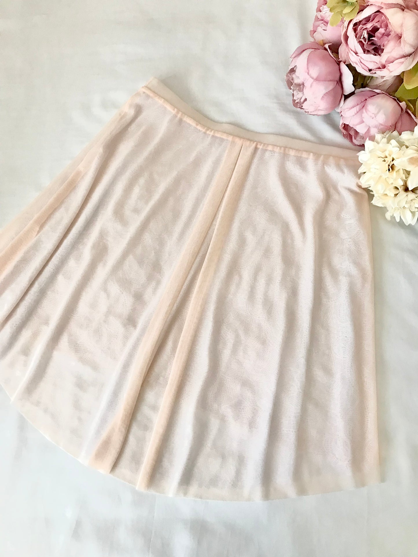 Reversible Lace Skirt (Salmon Beige)